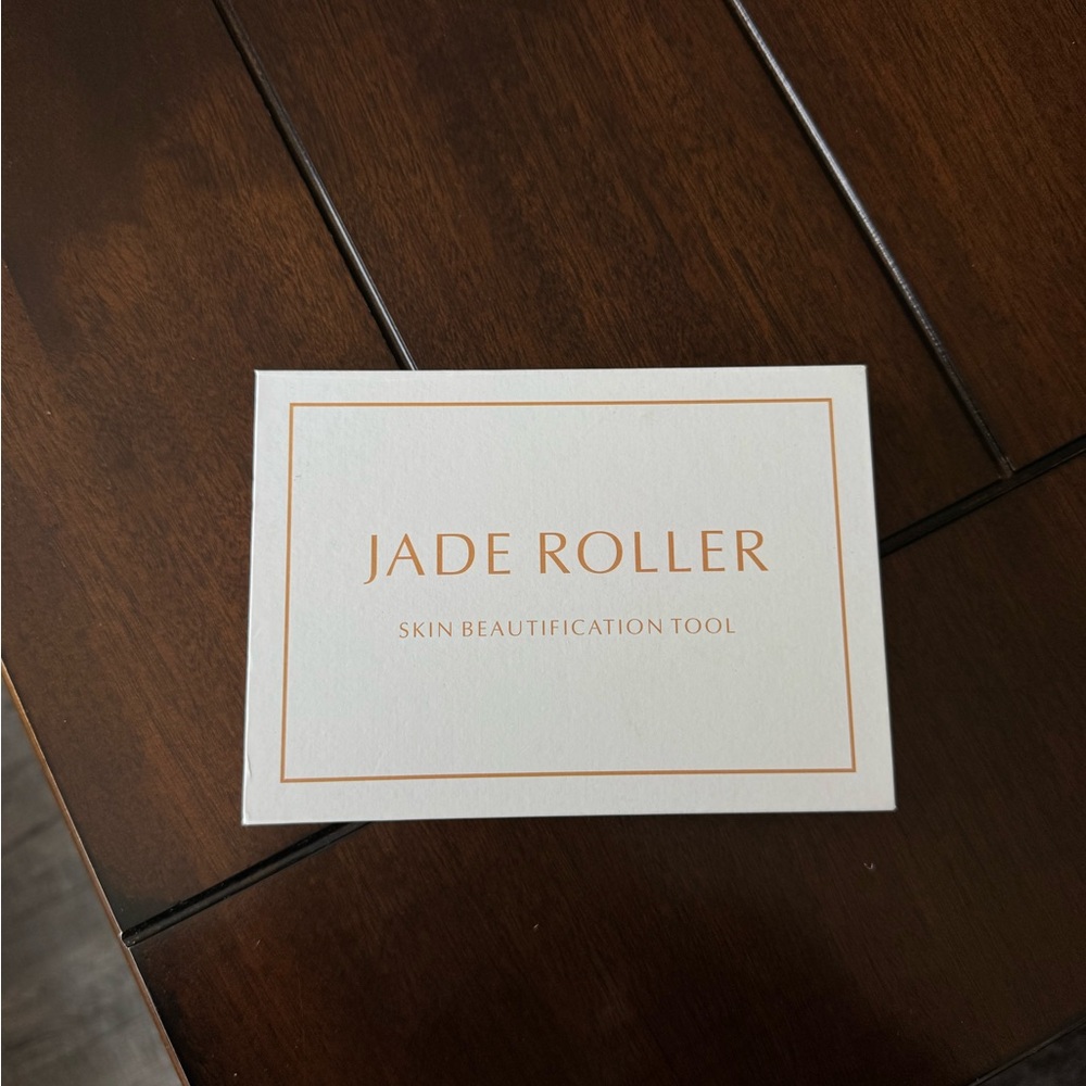 Jade Roller & Gua Sha Skin Beautification Tool - White Box with Gold Lettering
